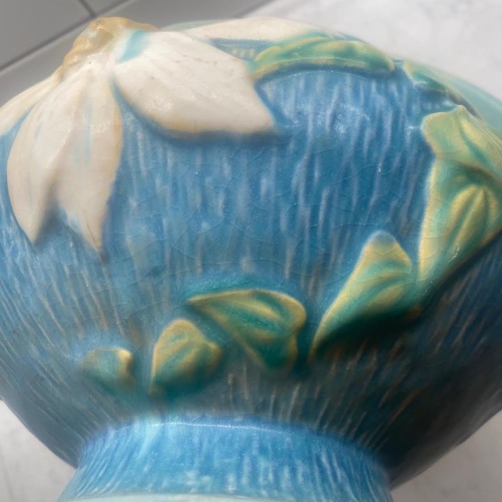 Roseville Pottery #389-10, Clematis Basket - Picture 6 of 8